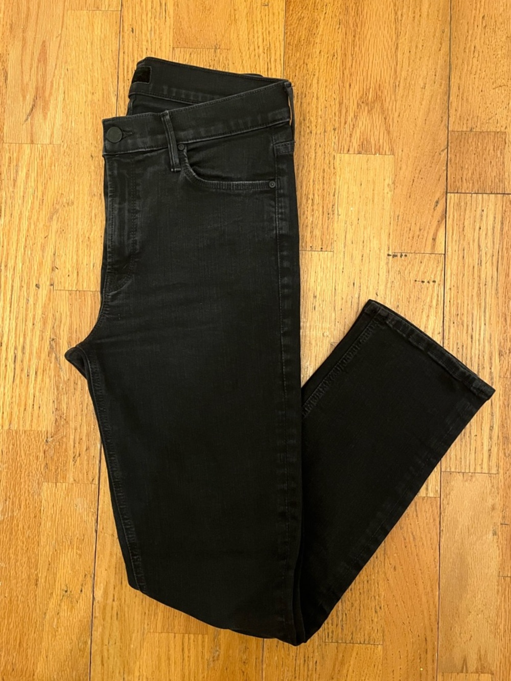 MOTHER denim the mid rise dazzler ankle jeans in not guilty (black wash)